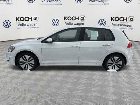 Used 2016 Volkswagen e-Golf SE w/ DC Fast Charging Package image 4