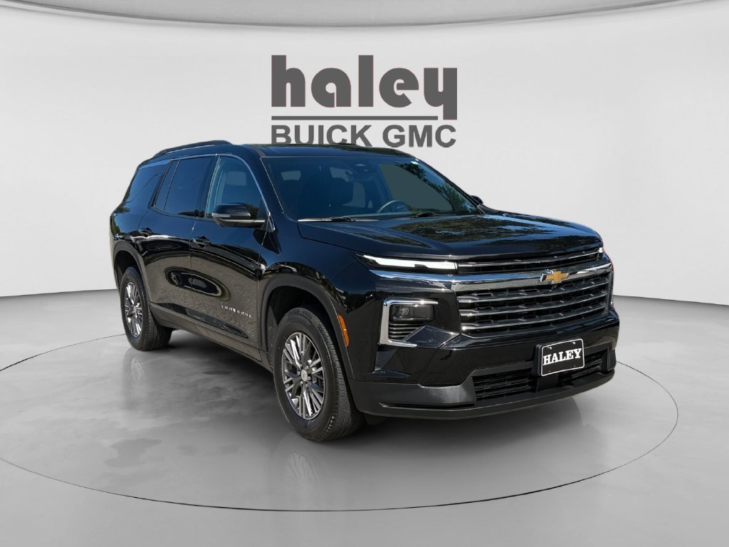 Used 2026 Chevrolet Traverse LT w/ Driver Confidence Package FWD image 7