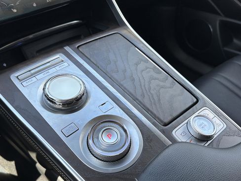 Used 2024 Genesis GV80 2.5T image 33