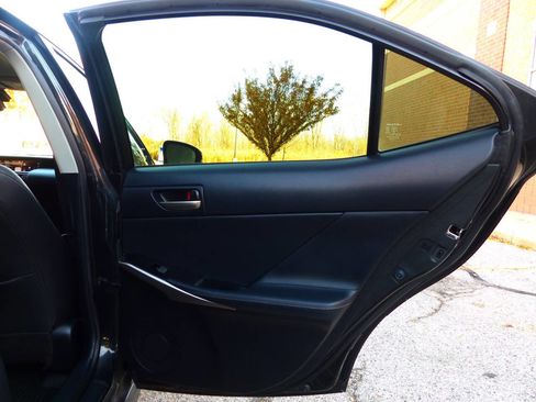 Used 2018 Lexus IS 300 F Sport w/ F Sport Package image 46