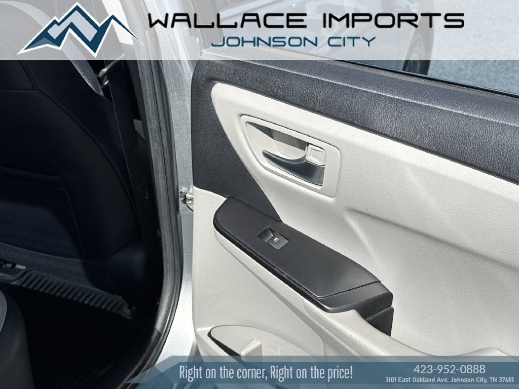 Used 2017 Toyota Camry SE FWD image 38