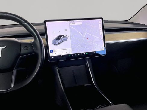 Used 2019 Tesla Model 3 image 11