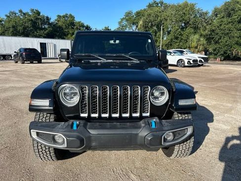 Used 2022 Jeep Wrangler Unlimited Sahara AWD/4WD image 15