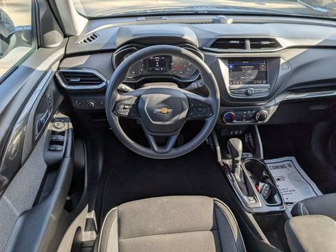 Used 2022 Chevrolet TrailBlazer LT FWD image 13