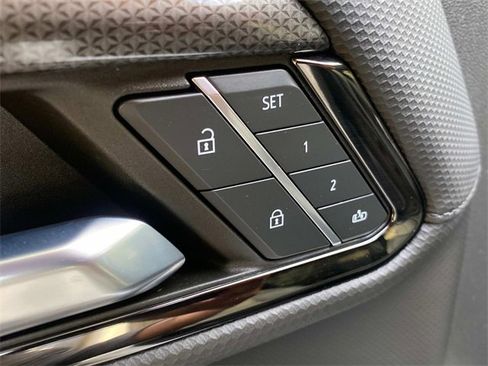 Used 2023 Chevrolet Silverado 1500 ZR2 w/ Technology Package image 14