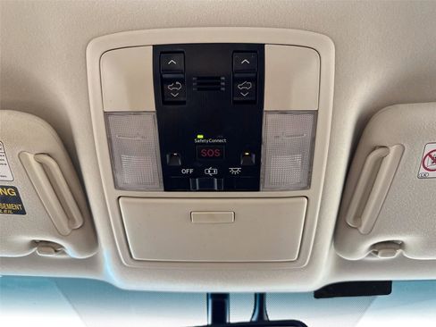 Used 2014 Lexus GX 460 w/ Premium Package AWD/4WD image 24
