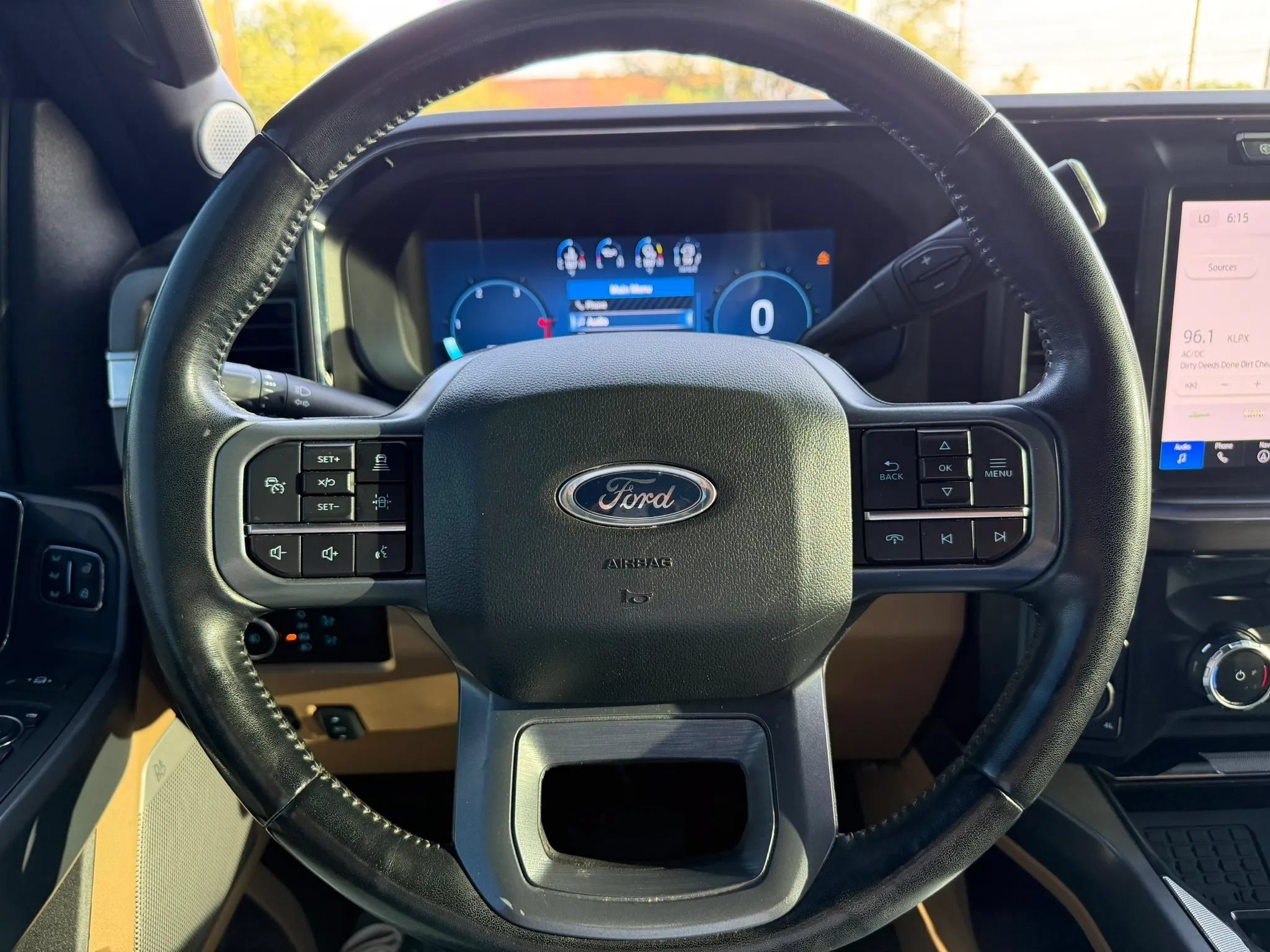 Used 2023 Ford F350 Lariat w/ Lariat Ultimate Package AWD/4WD image 10