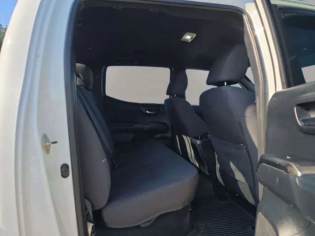 Used 2017 Toyota Tacoma TRD Off-Road w/ Tow Package RWD image 41