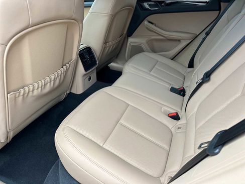 Used 2025 Porsche Macan image 14