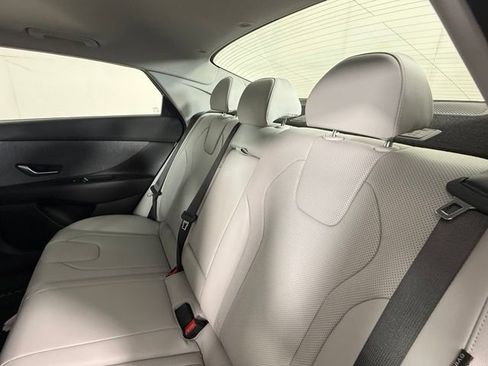Used 2026 Hyundai Elantra Limited FWD image 25