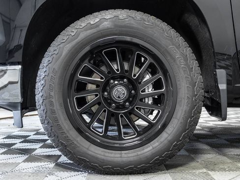Used 2024 Chevrolet Silverado 1500 LT AWD/4WD image 45