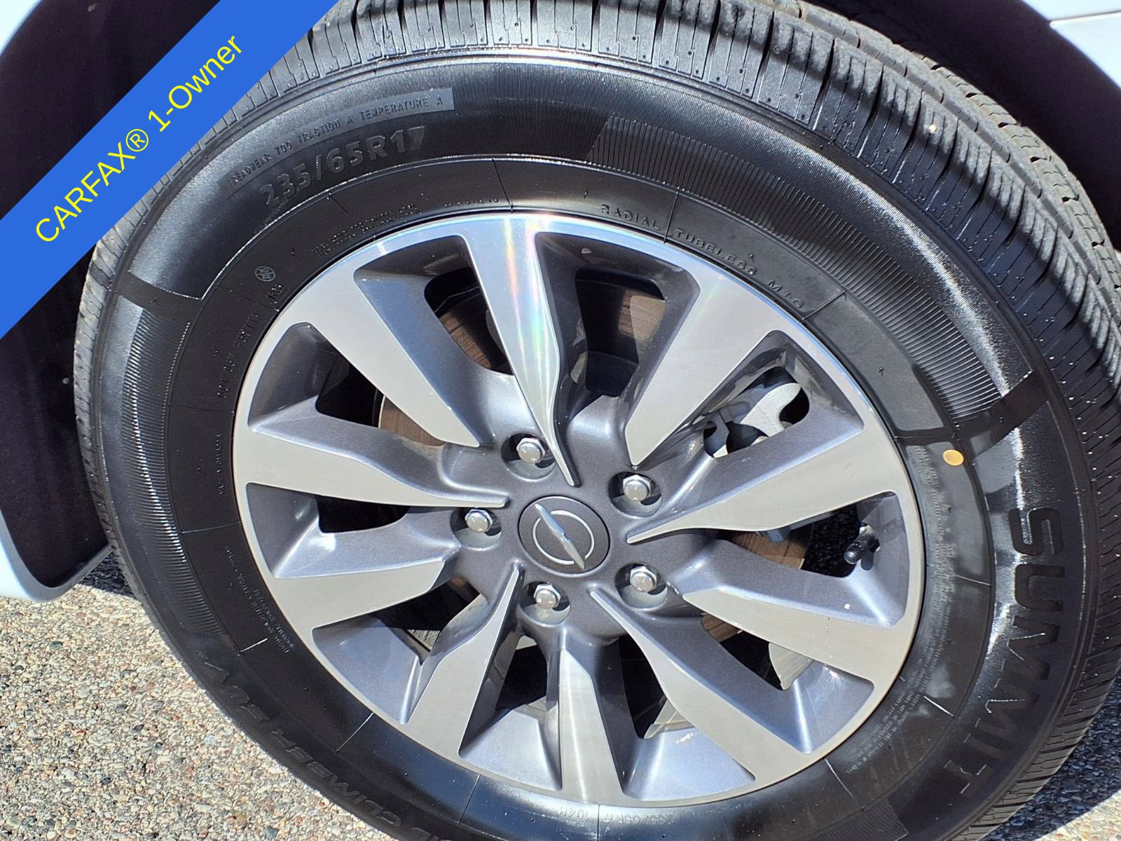 Used 2024 Chrysler Pacifica Limited FWD image 9