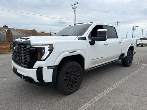 Used 2025 GMC Sierra 2500 Denali Ultimate AWD/4WD image 6