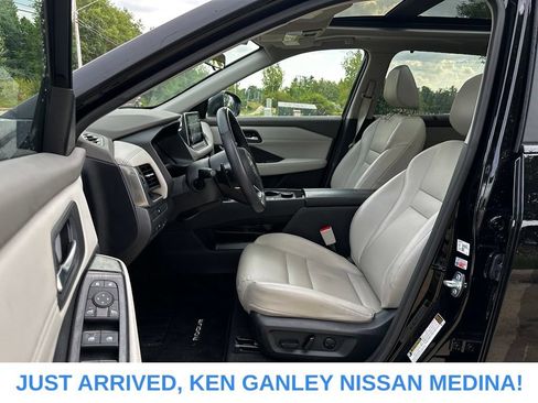 Certified 2023 Nissan Rogue SV w/ SV Premium B Package AWD/4WD image 14