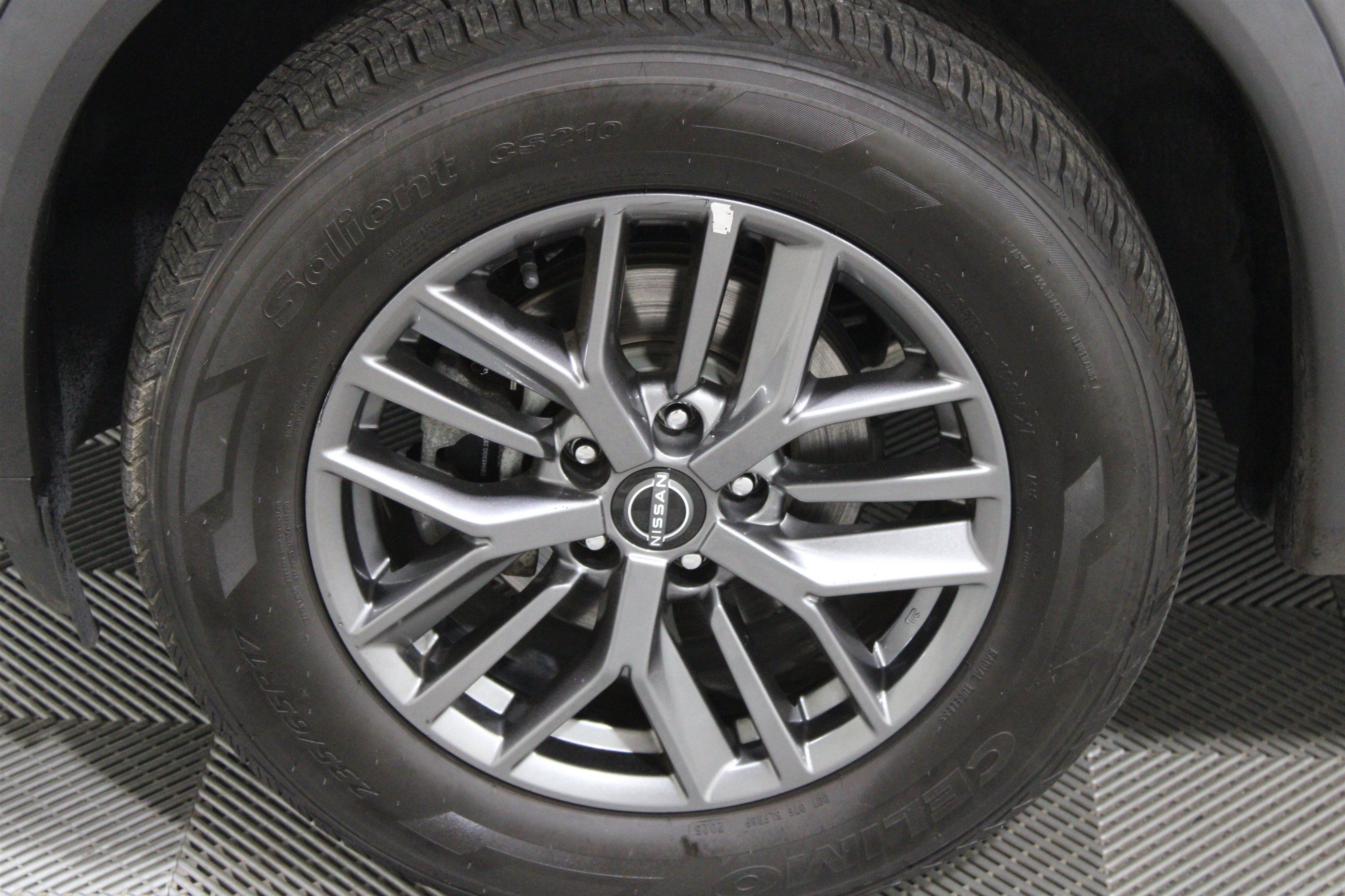 Used 2022 Nissan Rogue S AWD/4WD image 29