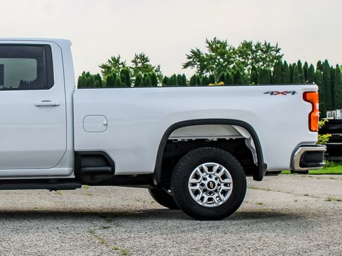 Used 2024 Chevrolet Silverado 2500 LT w/ Convenience Package AWD/4WD image 39