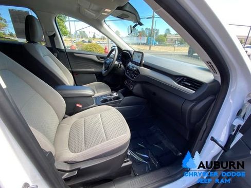 Used 2022 Ford Escape SE FWD image 13