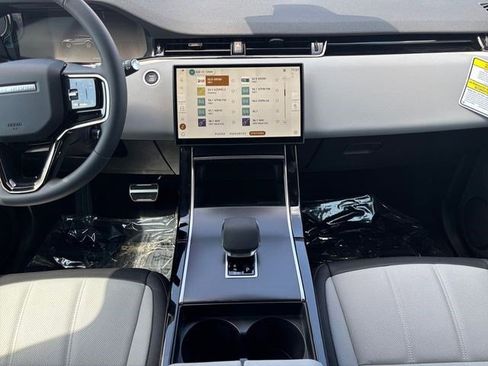 New 2026 Land Rover Range Rover Evoque Dynamic SE AWD/4WD image 17