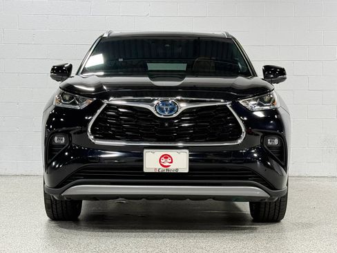 Used 2023 Toyota Highlander Platinum AWD/4WD image 3