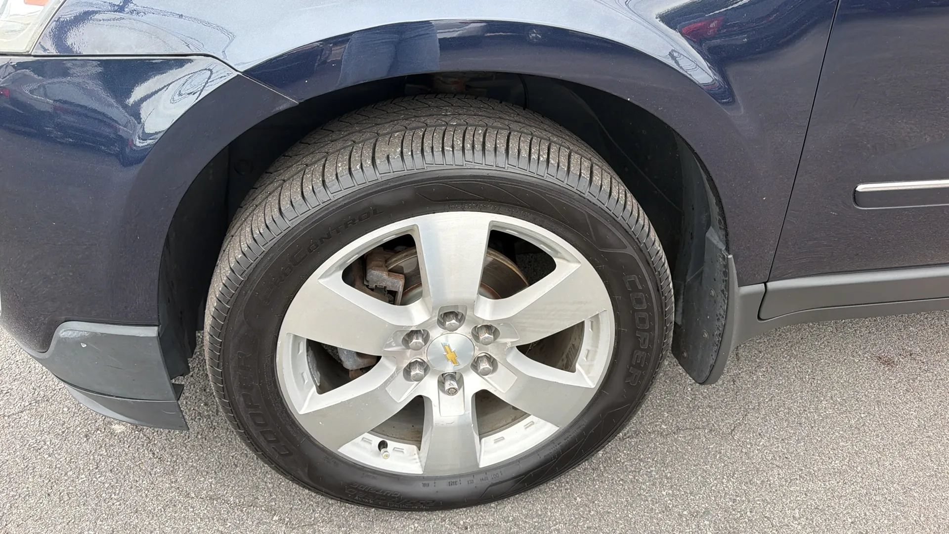 Used 2015 Chevrolet Traverse LTZ AWD/4WD image 11