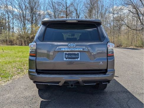 Used 2022 Toyota 4Runner TRD Sport w/ Technology Package AWD/4WD image 6
