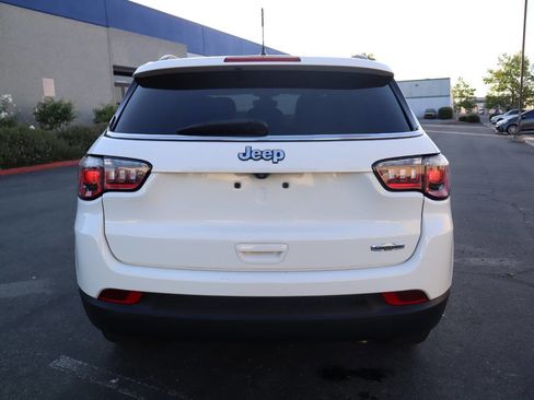 Used 2018 Jeep Compass Latitude image 11