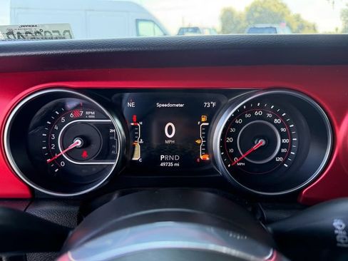 Used 2022 Jeep Wrangler Unlimited Rubicon w/ Cold Weather Group AWD/4WD image 17