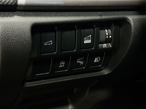 Used 2020 Subaru Forester Premium image 10