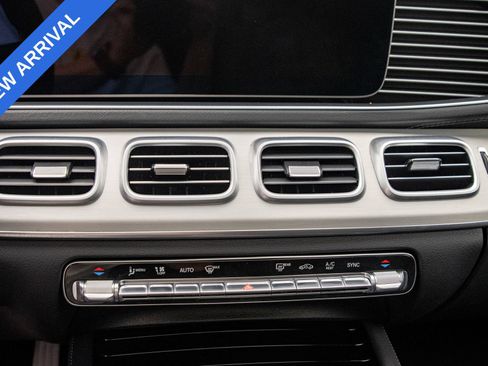 Used 2025 Mercedes-Benz GLS 450 4MATIC image 14