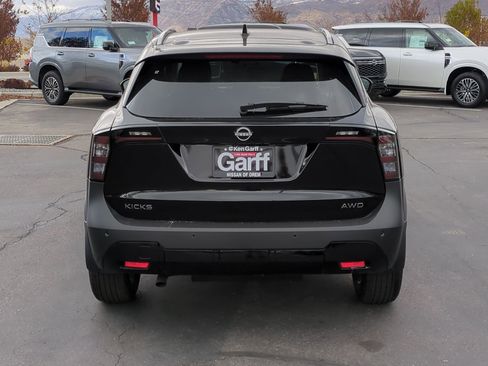 New 2026 Nissan Kicks SV image 5