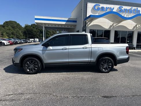 Certified 2025 Honda Ridgeline Sport image 3