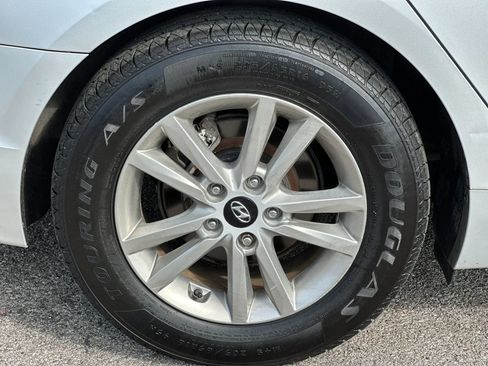 Used 2015 Hyundai Sonata SE w/ Option Group 09 FWD image 27