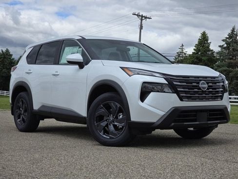New 2026 Nissan Rogue SV w/ Cold Weather Package AWD/4WD image 2
