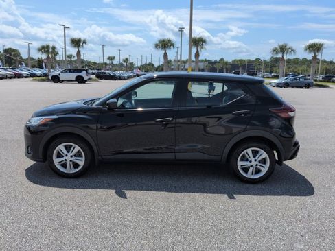 Used 2023 Nissan Kicks S FWD image 8