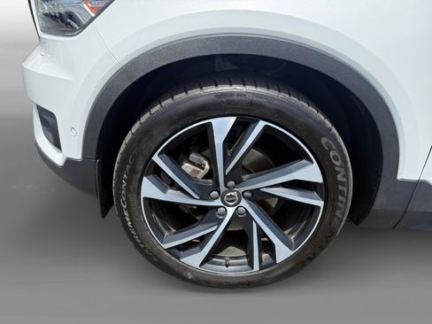Used 2019 Volvo XC40 T5 R-Design AWD/4WD image 9
