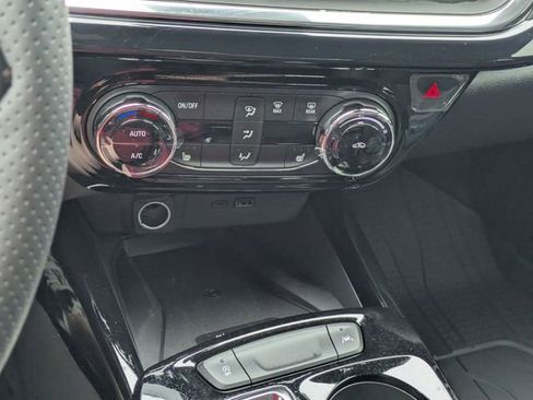 New 2026 Chevrolet Trax RS w/ Sunroof Package FWD image 19