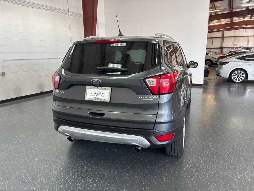 Used 2019 Ford Escape Titanium AWD/4WD image 4