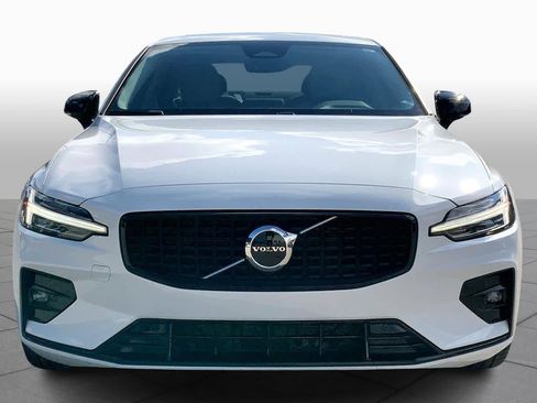 Used 2024 Volvo S60 B5 Core image 3