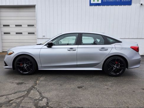 Used 2023 Honda Civic Sport image 2