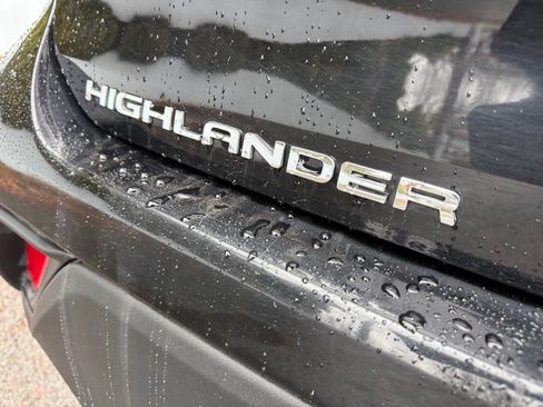 Certified 2023 Toyota Highlander XLE image 7