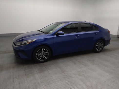 Used 2024 Kia Forte LXS w/ LXS Technology Package FWD image 2