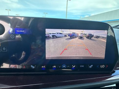 New 2026 Chevrolet Traverse Z71 w/ LPO, Floor Liner Package image 32