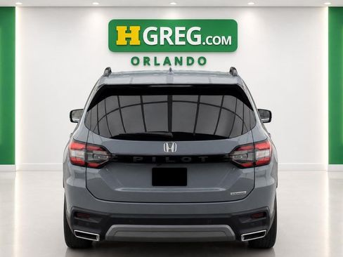 Used 2023 Honda Pilot Touring image 8