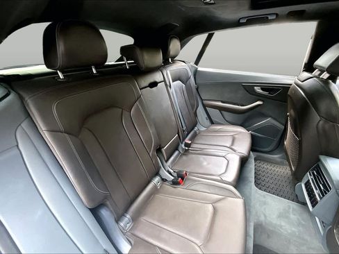 Used 2021 Audi Q8 Prestige AWD/4WD image 21