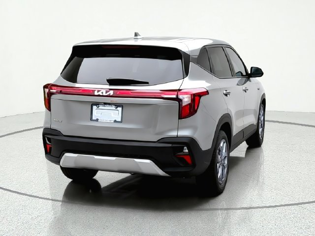 Certified 2026 Kia Seltos LX FWD image 5