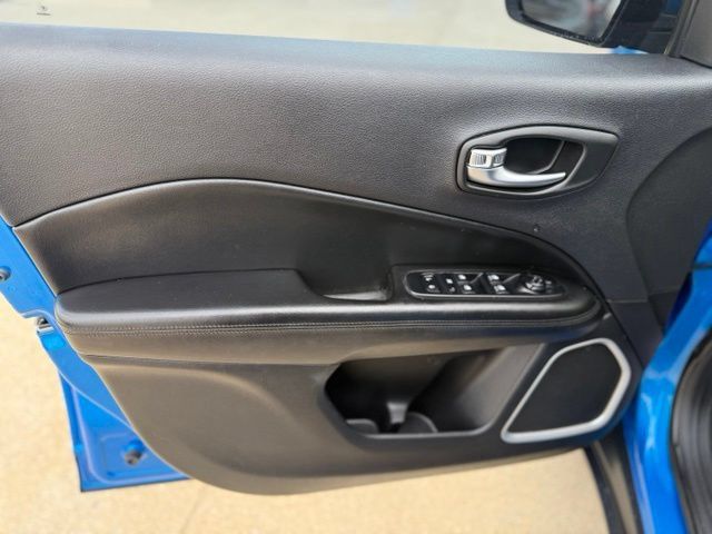 Used 2019 Jeep Compass Latitude AWD/4WD image 7
