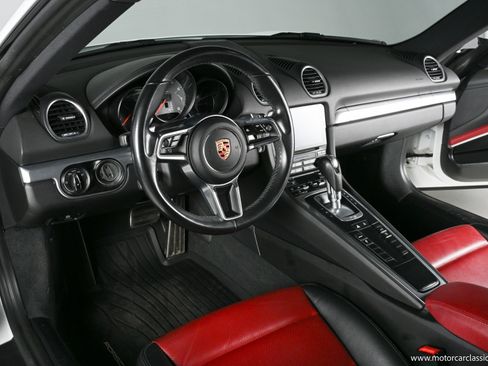 Used 2018 Porsche 718 Cayman S RWD image 29