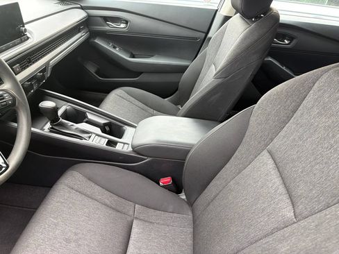 Used 2025 Honda Accord LX image 5
