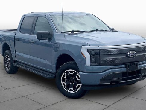 Used 2023 Ford F150 Lightning XLT AWD/4WD image 2