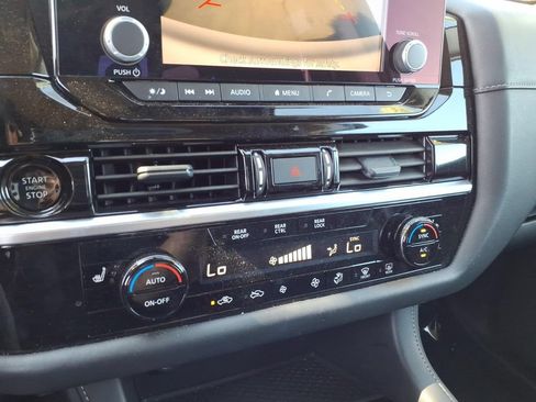 Certified 2025 Nissan Pathfinder SV FWD image 16